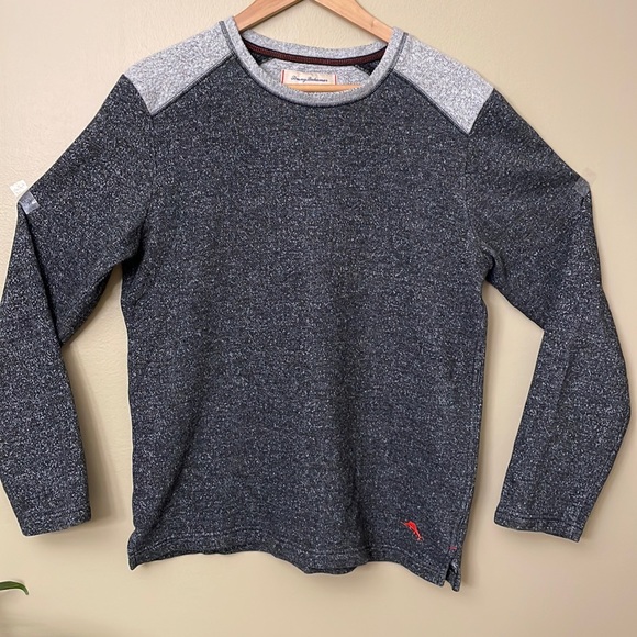 Tommy Bahama Light Fleece Sweater Men Size M Gray Contrast Shoulder - Picture 2 of 9